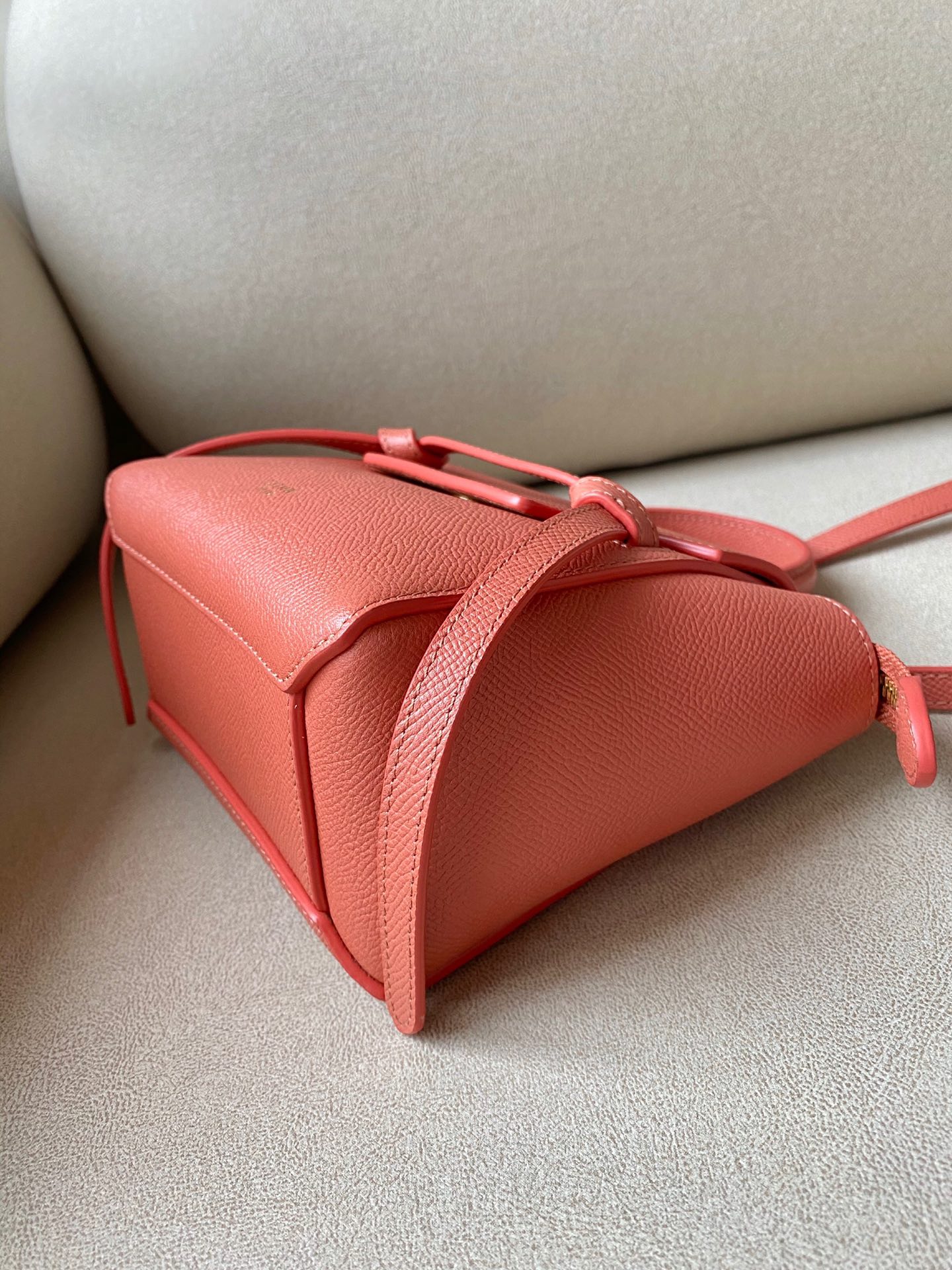 𝐂𝐞𝐥𝐢𝐧𝐞 𝐛𝐞𝐥𝐭 𝐩𝐢𝐜𝐨 𝟏𝟔𝐜𝐦 Grained Calfskin Bag