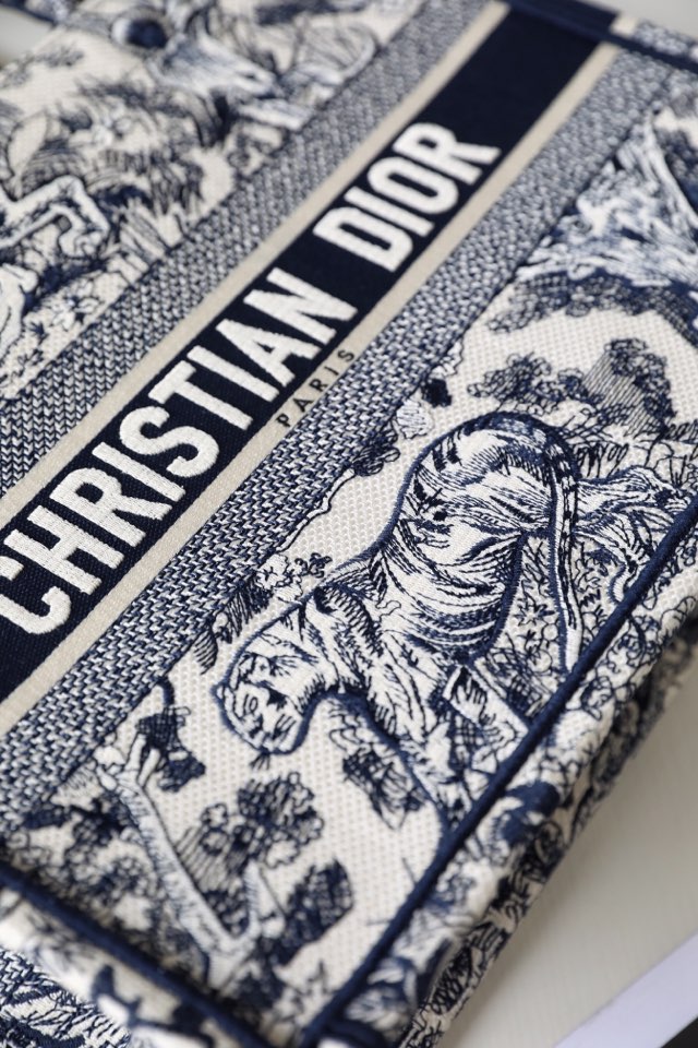 DIOR TOTE Blue Tiger