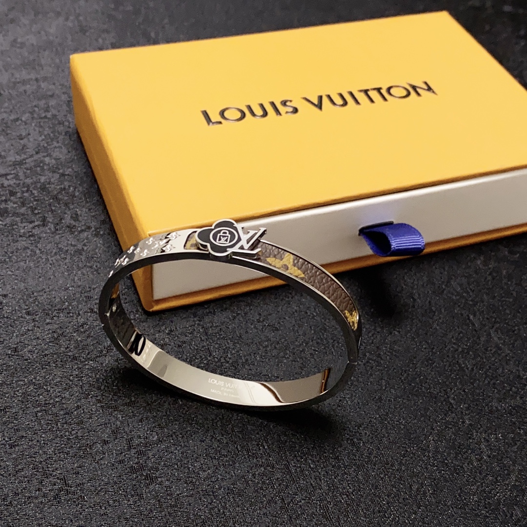 Louis Vuitton bracelet in 14kt fine colour