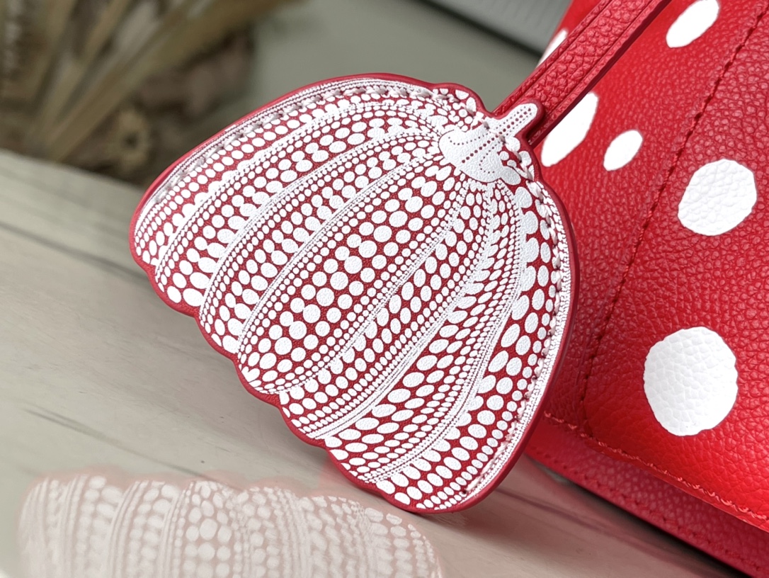 𝐋𝐎𝐔𝐈𝐒 𝐕𝐔𝐈𝐓𝐓𝐎𝐍     M46413