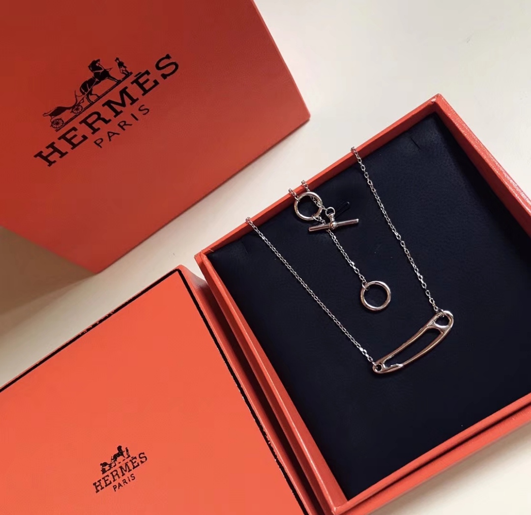 Hermes necklace