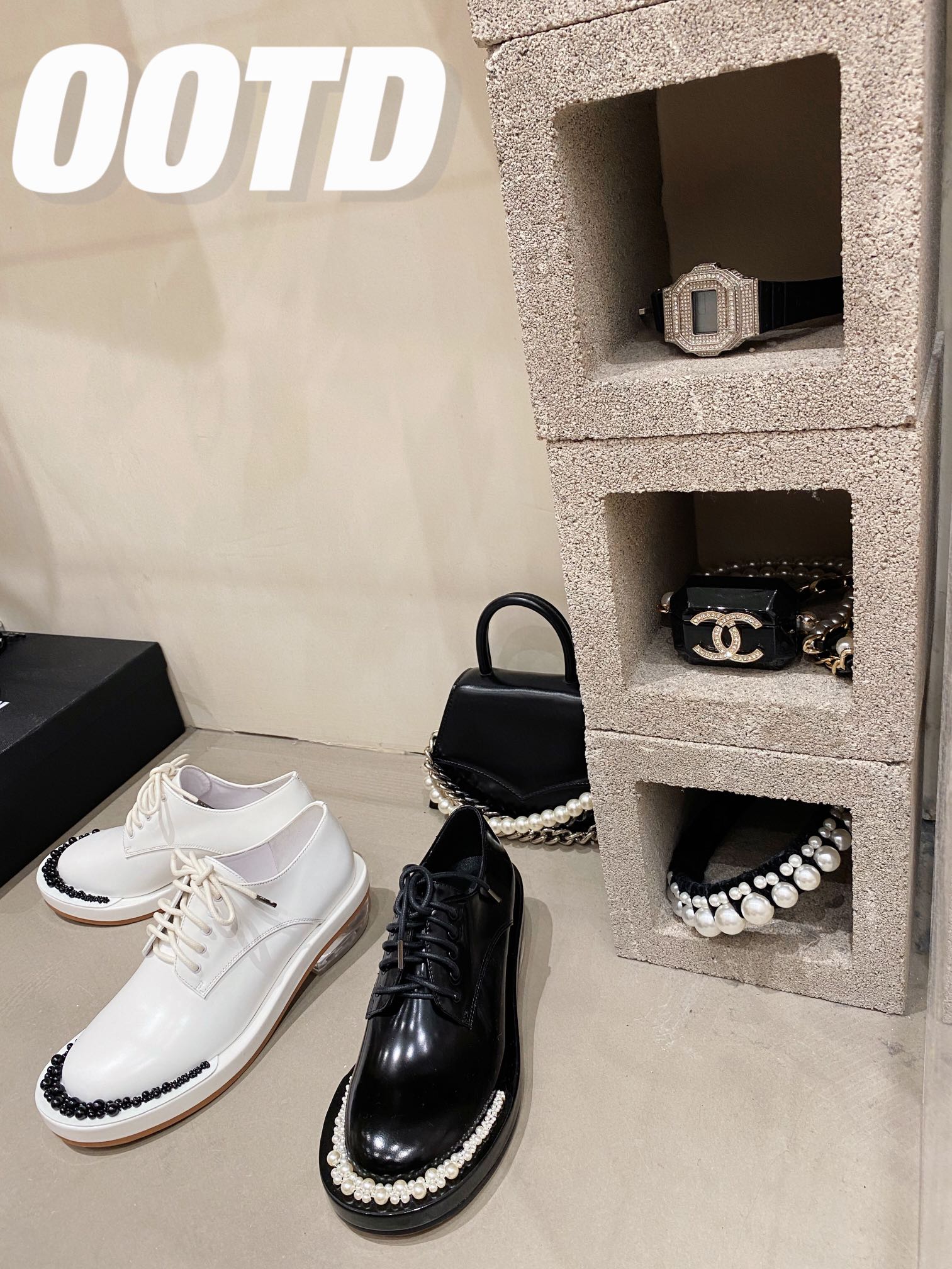 SR&HM | 𝟐𝟎𝟐𝟏/𝐒𝐒 𝐧𝐞𝐰 SR&HM original custom cowhide upper Hand-stitched pearl along the strip