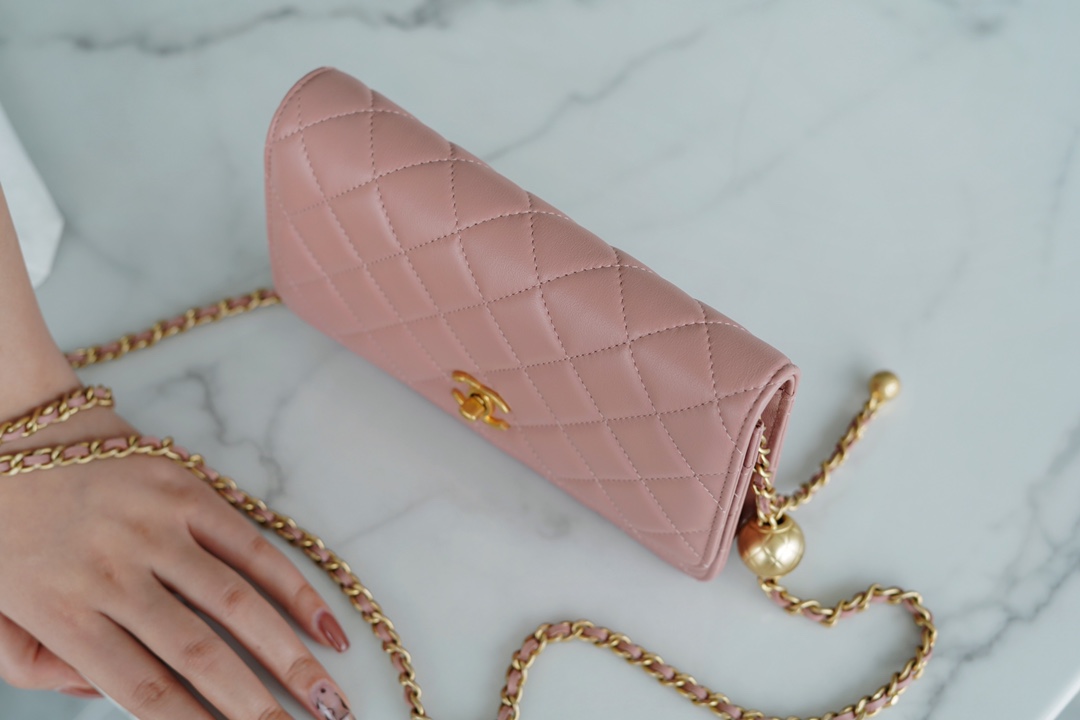Chanel 𝑾𝒐𝒄 hair bag metallic ball 𝒘𝒐𝒄𝒄 dry rose pink