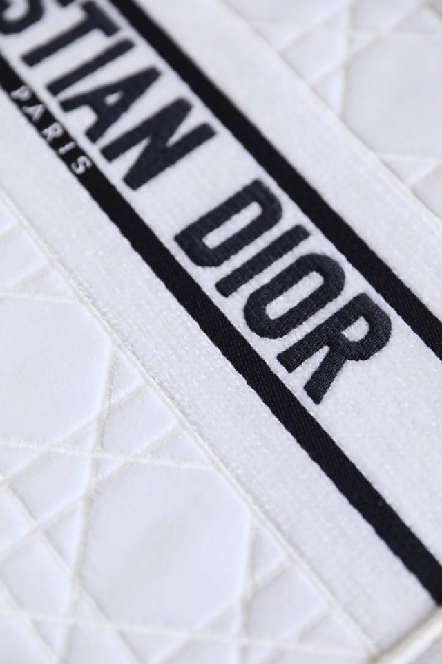 DIOR TOTE embroidered vine check white