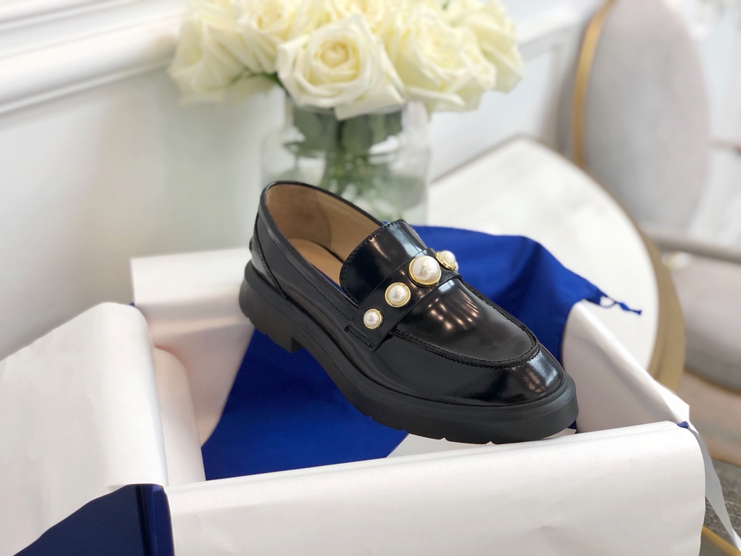 STUART WEITZMAN w Super good wearable Louboutins 〰️ million years classic small leather shoes