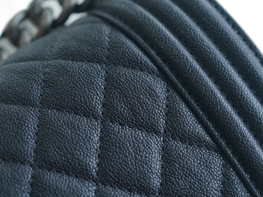 𝗖𝗵𝗮𝗻𝗲𝗹 𝗟𝗲𝗯𝗼𝘆  Original 