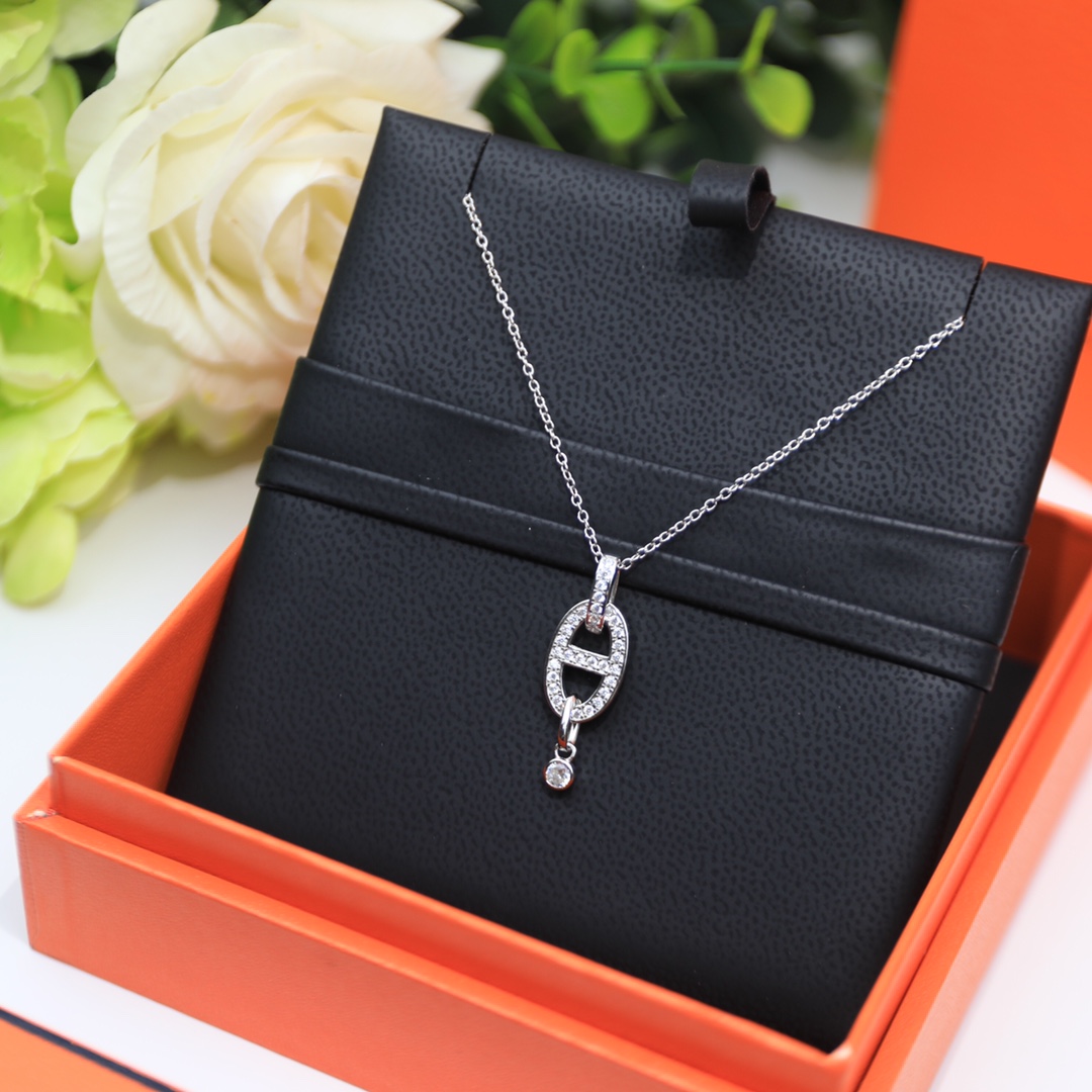 Hermes necklace