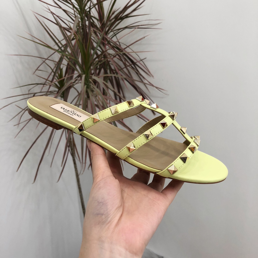 【Valentino】Valentino top version matte yellow 3 strap flat slippers