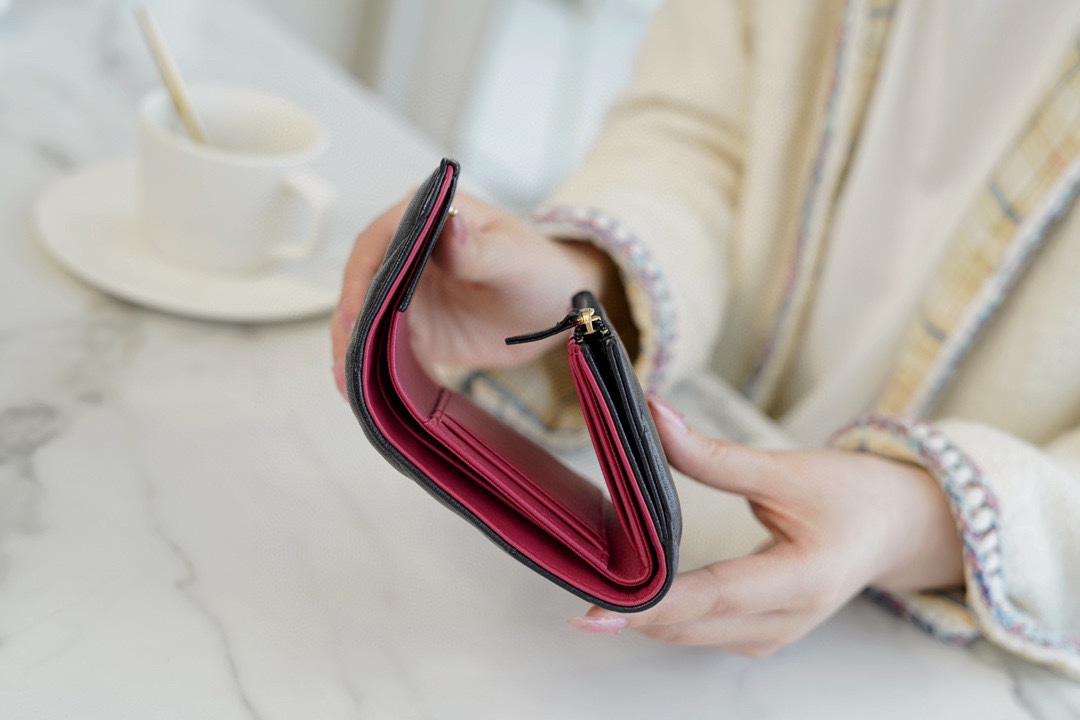 𝗖𝗛𝗔𝗘𝗡𝗟✦In goatskin leather🐐 19 Series Short Clip Black Gold