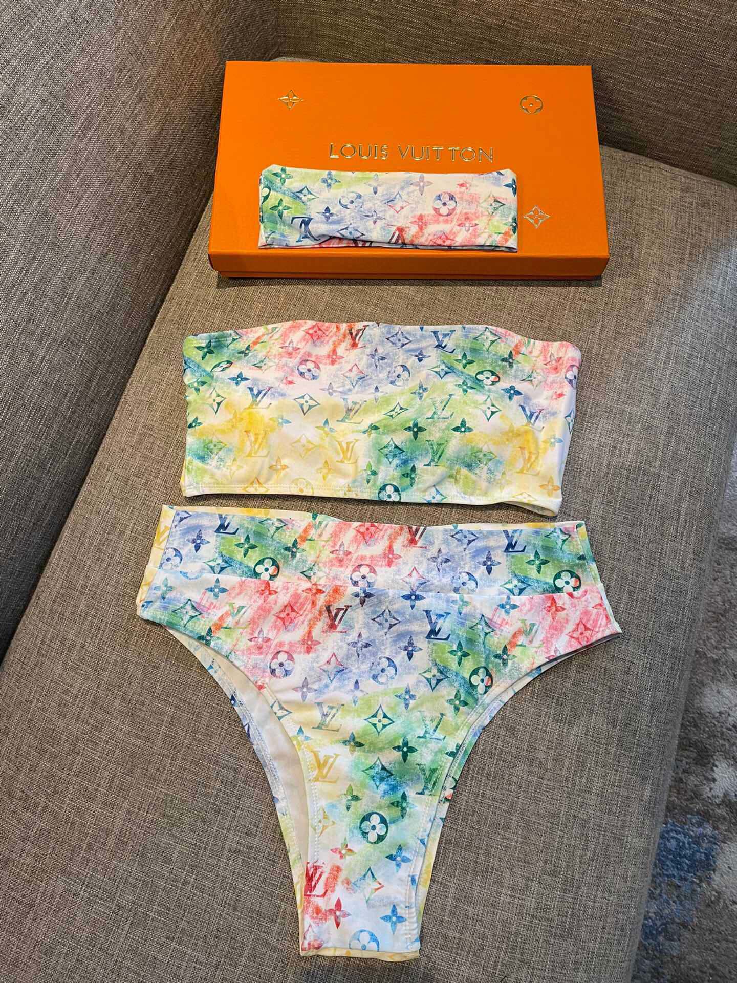 Louis Vuitton New Two-Piece Swimsuit Three-Piece Set