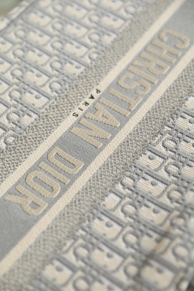 DIOR TOTE old flower pattern