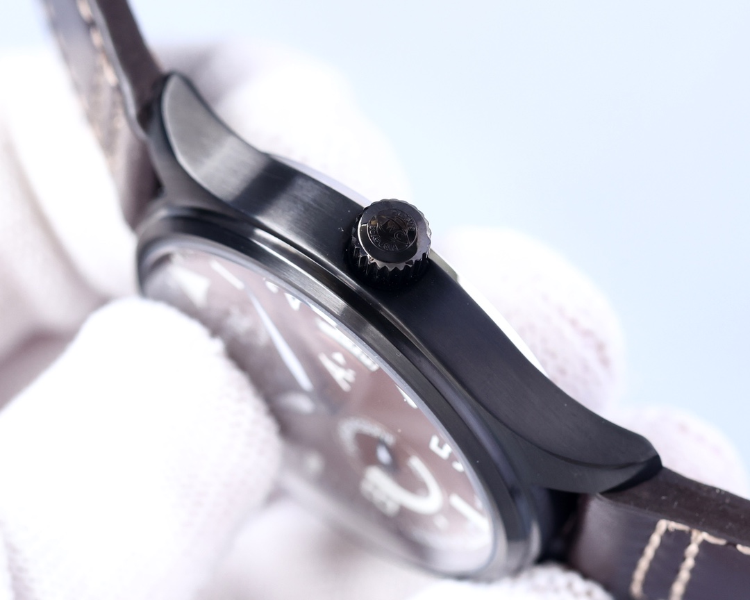 IWC- The line staff series lW5127537 movement automatic mechanical Swiss machine 2824 316 stainless steel