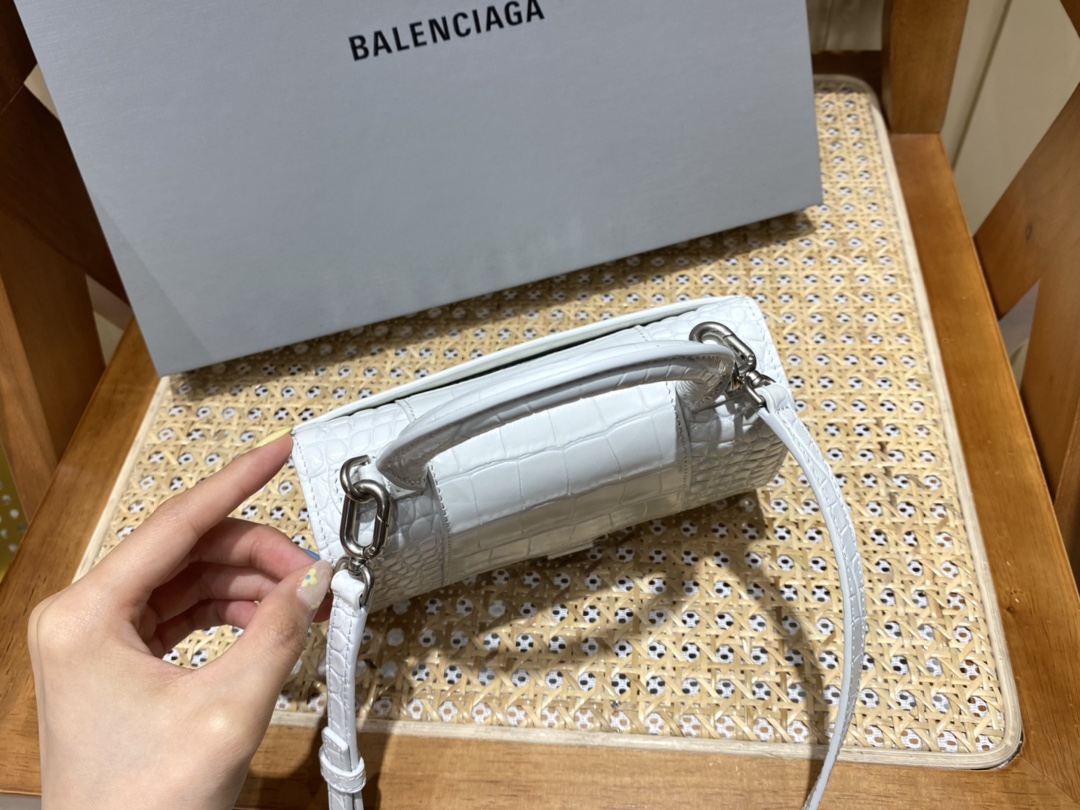 BALENCIAGA 𝐇𝐨𝐮𝐫𝐠𝐥𝐚𝐬𝐬 𝐗𝐒 crocodile-textured cowhide