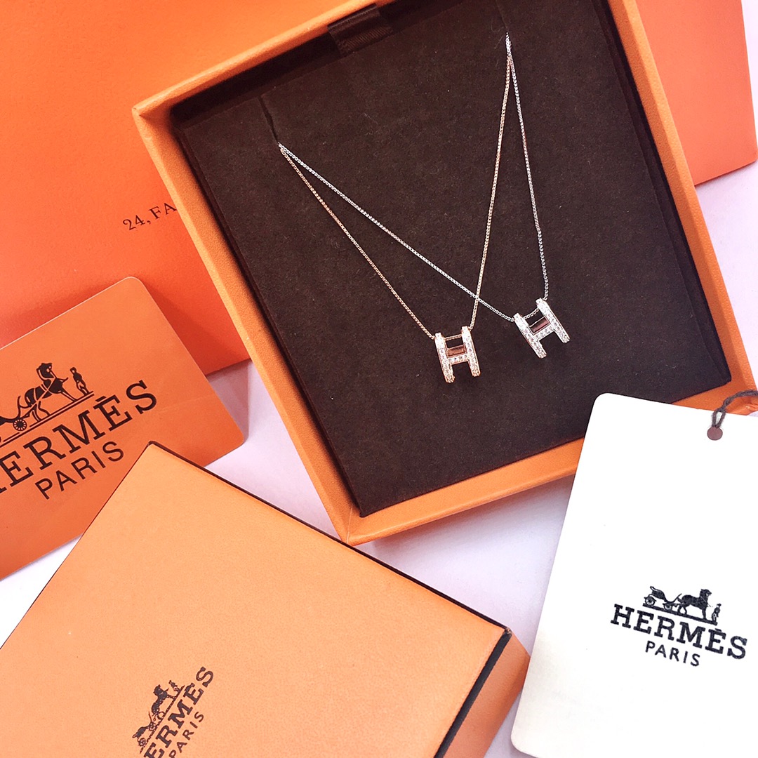 Hermes necklace