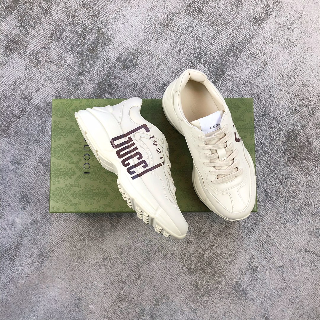 Gucci Pops This collection has a lot of flora and fauna elements Original material