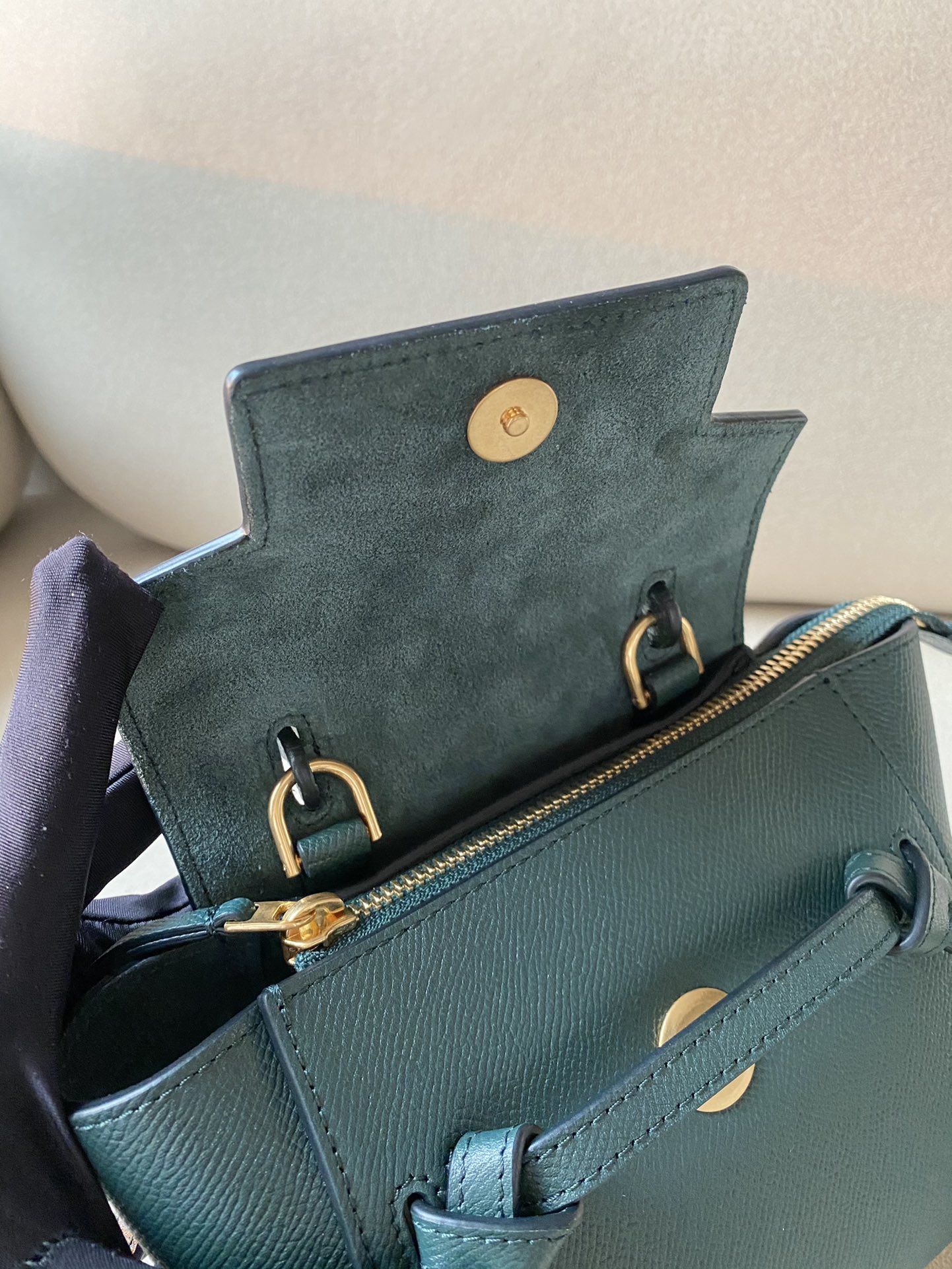 𝐂𝐞𝐥𝐢𝐧𝐞 𝐛𝐞𝐥𝐭 𝐩𝐢𝐜𝐨 𝟏𝟔𝐜𝐦 Grained Calfskin Bag