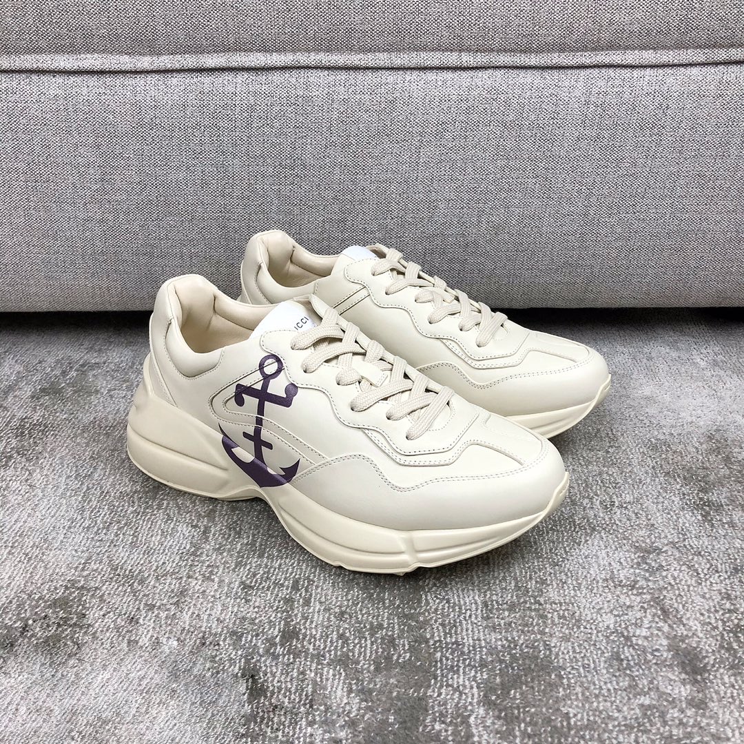 Gucci Pops This collection has a lot of flora and fauna elements Original material