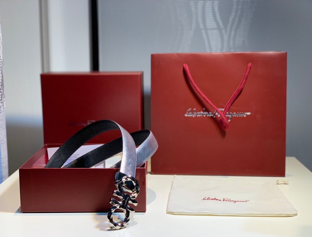 FERRAGAMO twist style