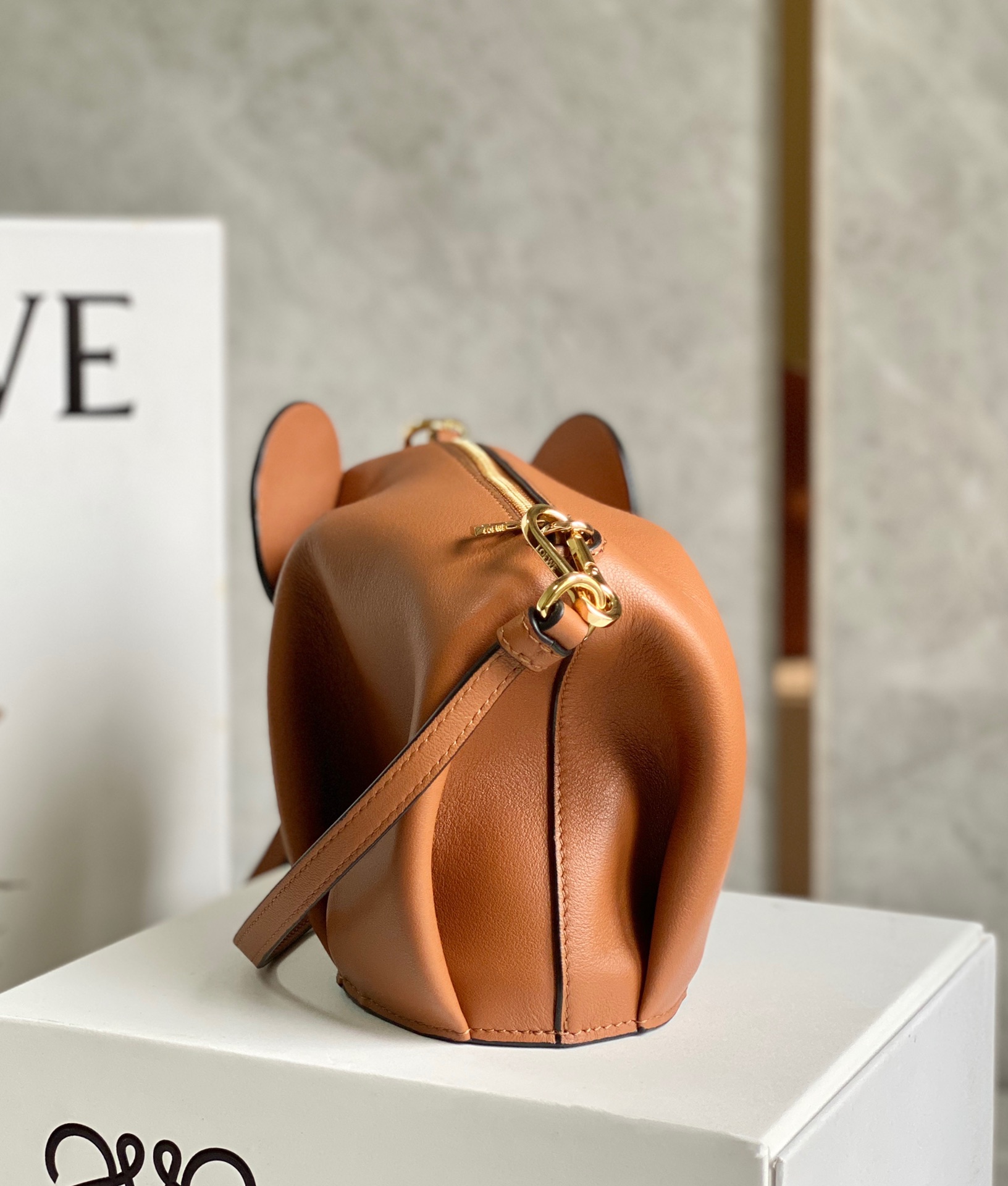 LOEWE Luojia brown elephant 🐘 shoulder bag