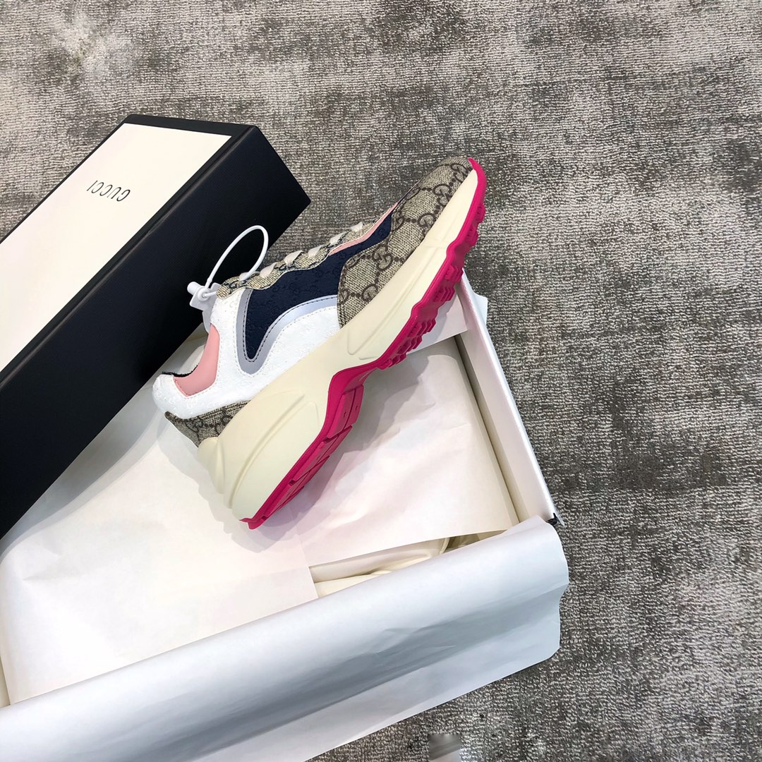 Gucci canvas cowhide interspersed with pink leather stripes trimmed poppet shoes pink spelling