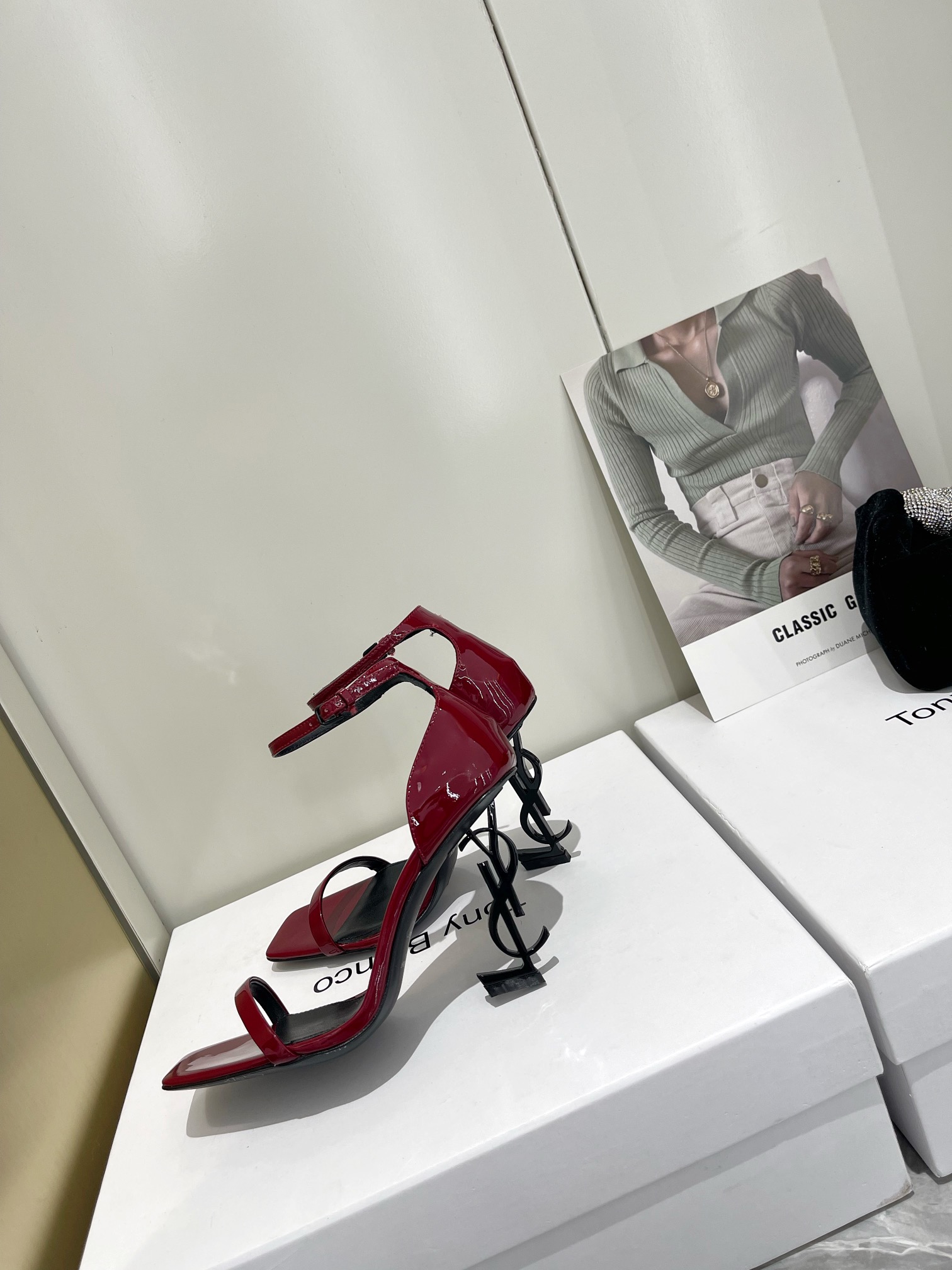 𝙎𝙖𝙞𝙣𝙩 𝙇𝙖𝙪𝙧𝙚𝙣𝙩 | 𝟐𝟎𝟐𝟐/𝐒𝐒 𝐧𝐞𝐰 YSL｜Saint Laurent silk diamond buckle high heels Imported silk