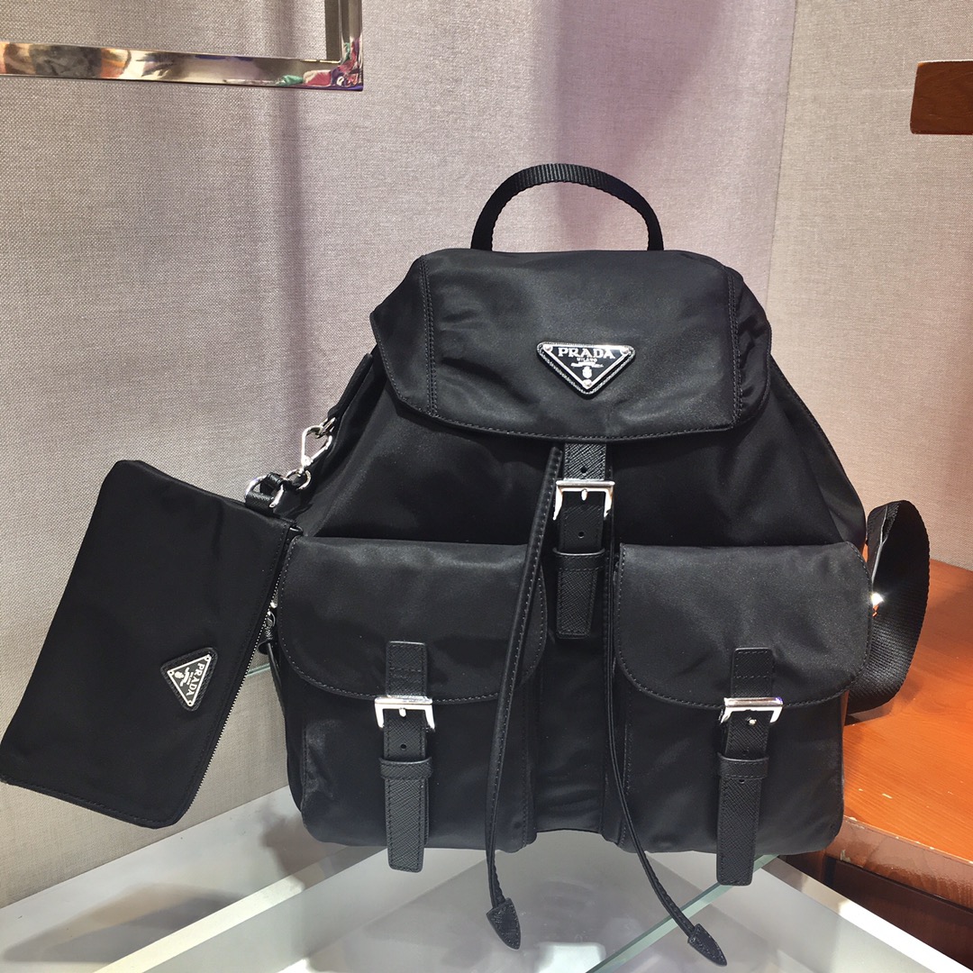 𝐏𝐑𝐀𝐃𝐀 New backpack 1BZ811