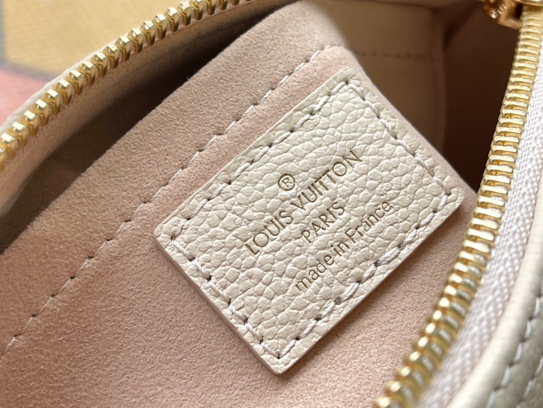 𝐋𝐎𝐔𝐈𝐒 𝐕𝐔𝐈𝐓𝐓𝐎𝐍    M81913