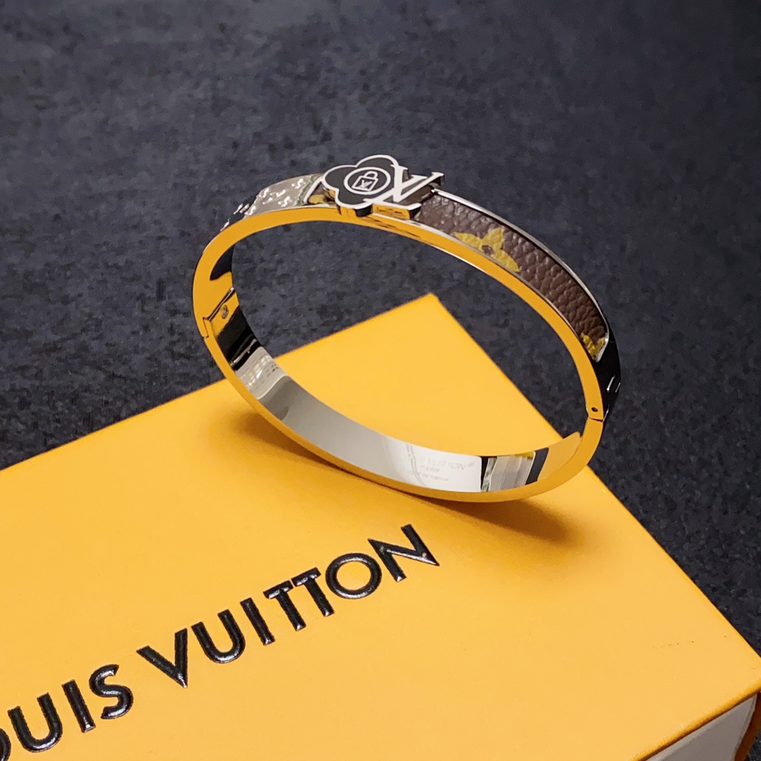 Louis Vuitton bracelet in 14kt fine colour