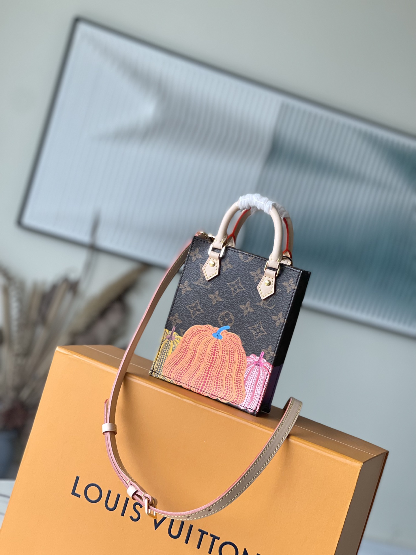 𝐋𝐎𝐔𝐈𝐒 𝐕𝐔𝐈𝐓𝐓𝐎𝐍 M82112 LV x YK PETIT SAC PLAT Bag