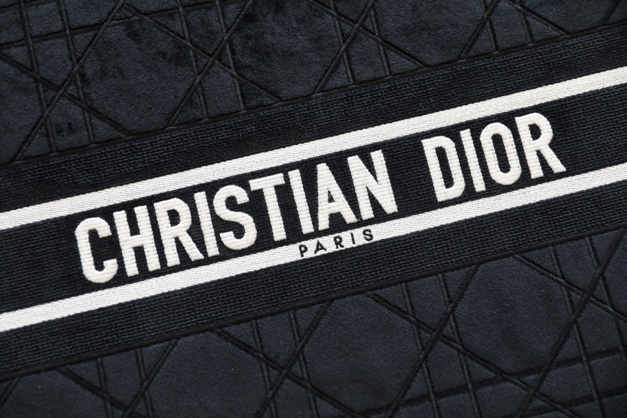 DIOR TOTE embroidered vine check black