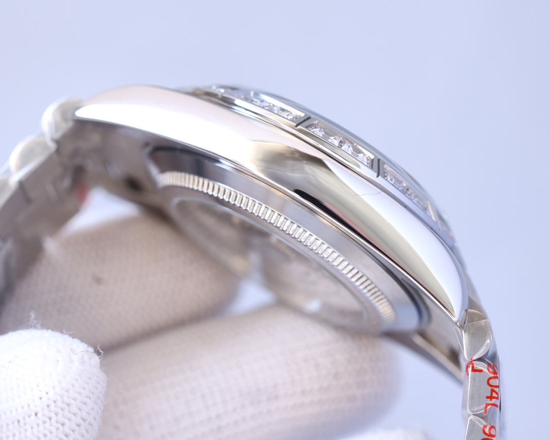 Rolex is equipped with a fully automatic 3135 imported mechanical movement