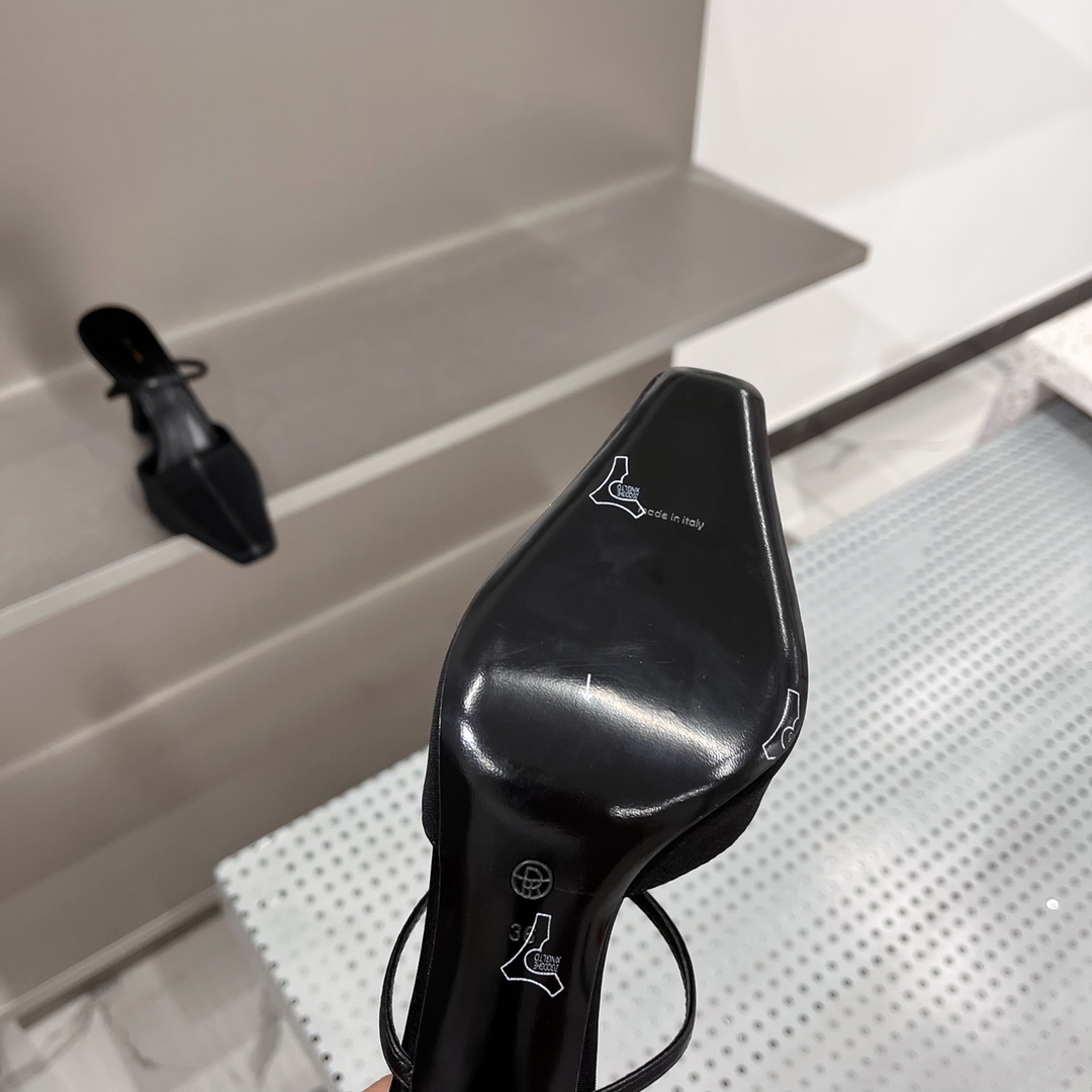 𝐓𝐇𝐄 𝐑𝐎𝐖｜𝟐𝟎𝟐𝟐/𝐒𝐒 𝐧𝐞𝐰 new model the row 2022/fw retro minimalist wrap toe heels