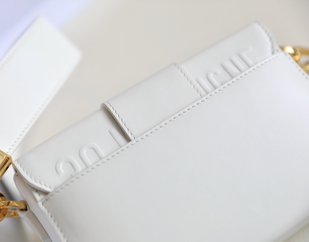 Montaigne 𝙢𝙞𝙣𝙞 box bag