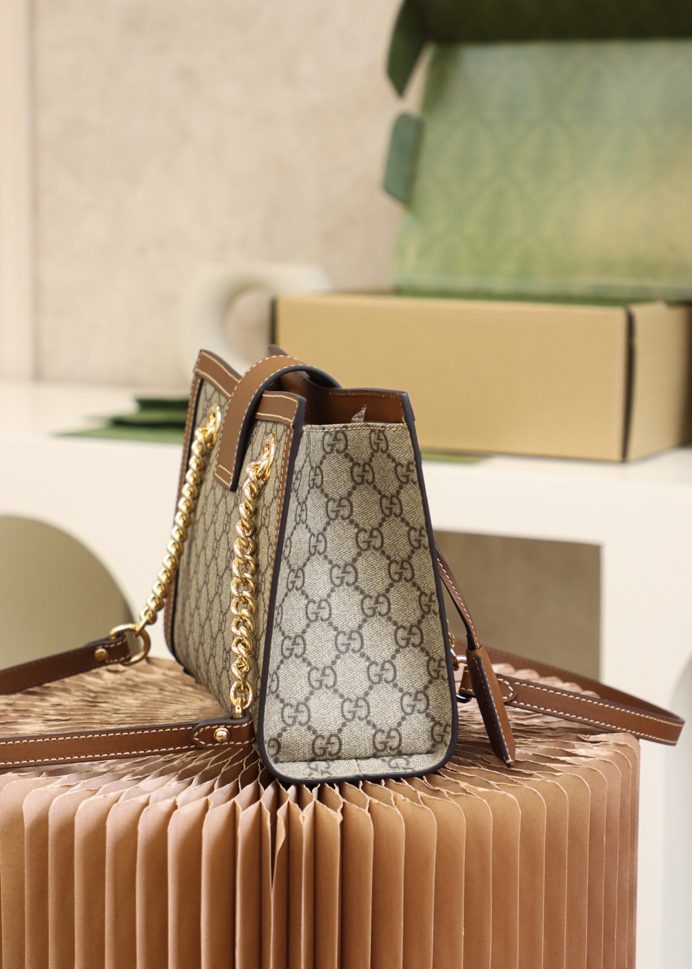 GUCCI 𝐏𝐚𝐝𝐥𝐨𝐜𝐤 series trumpet original leather #498156