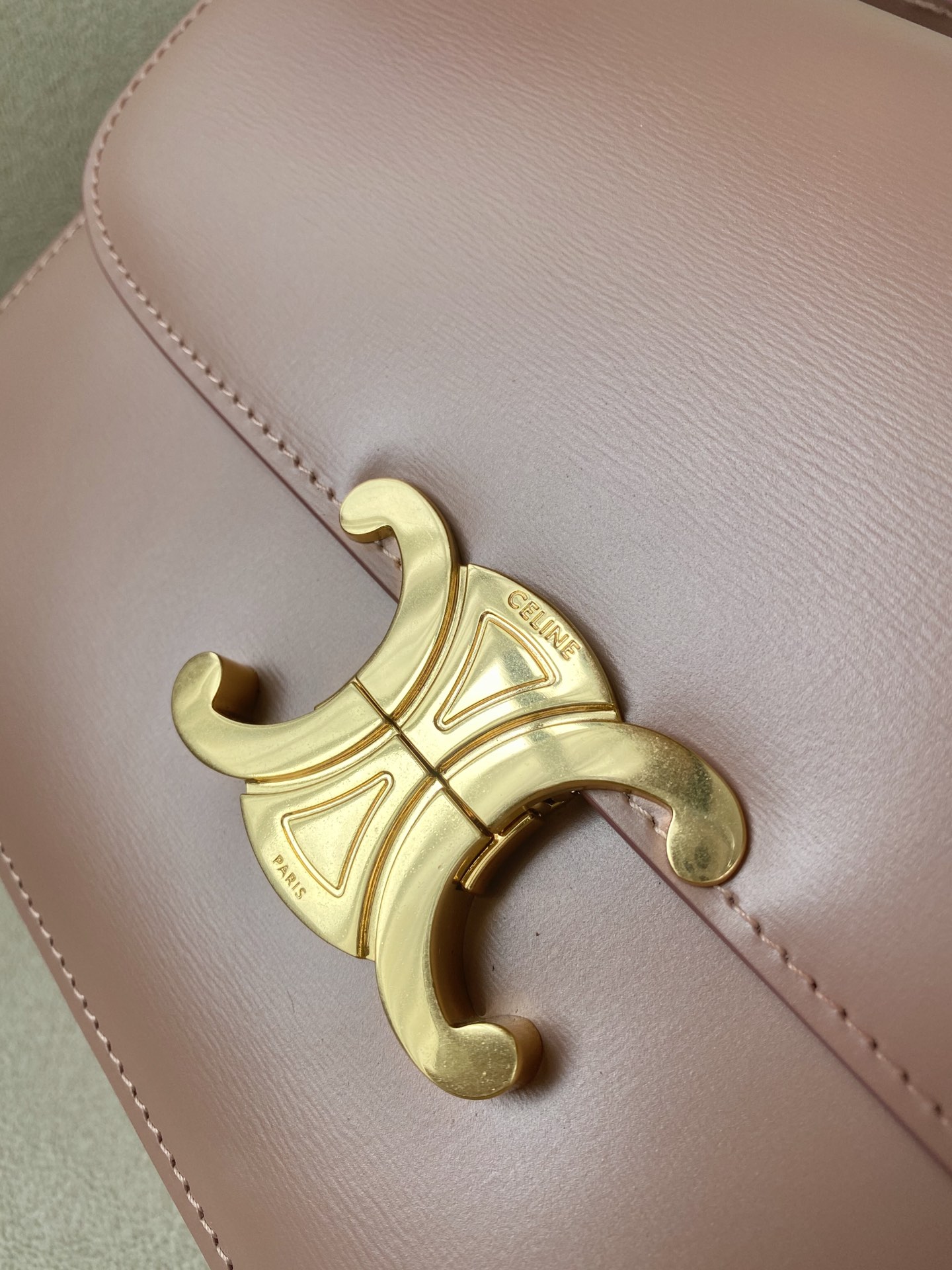 𝐂𝐞𝐥𝐢𝐧𝐞 Triomphe Medium 22.5cm