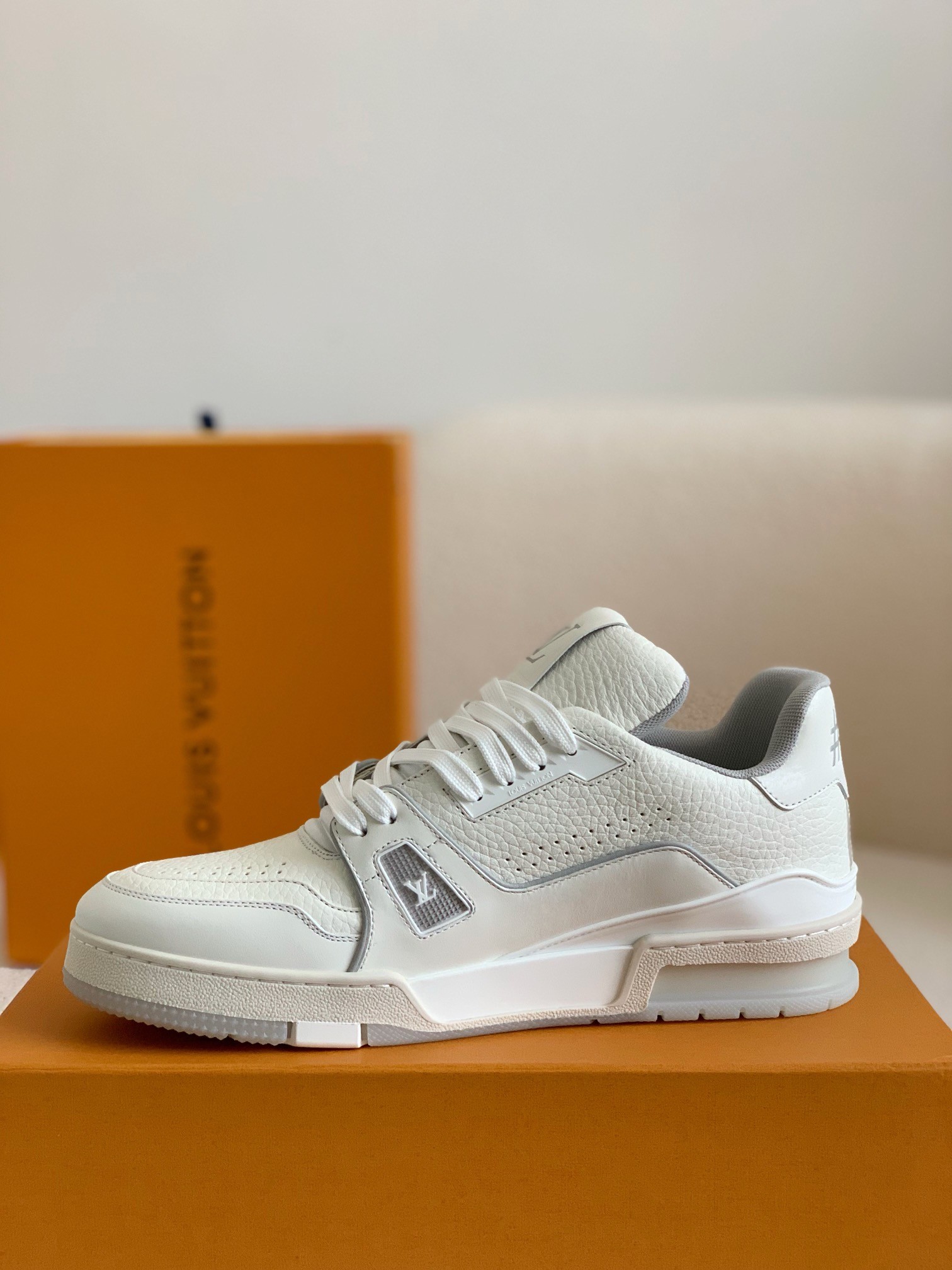 LOUIS VUITTON TRAINER Sneakers Top quality