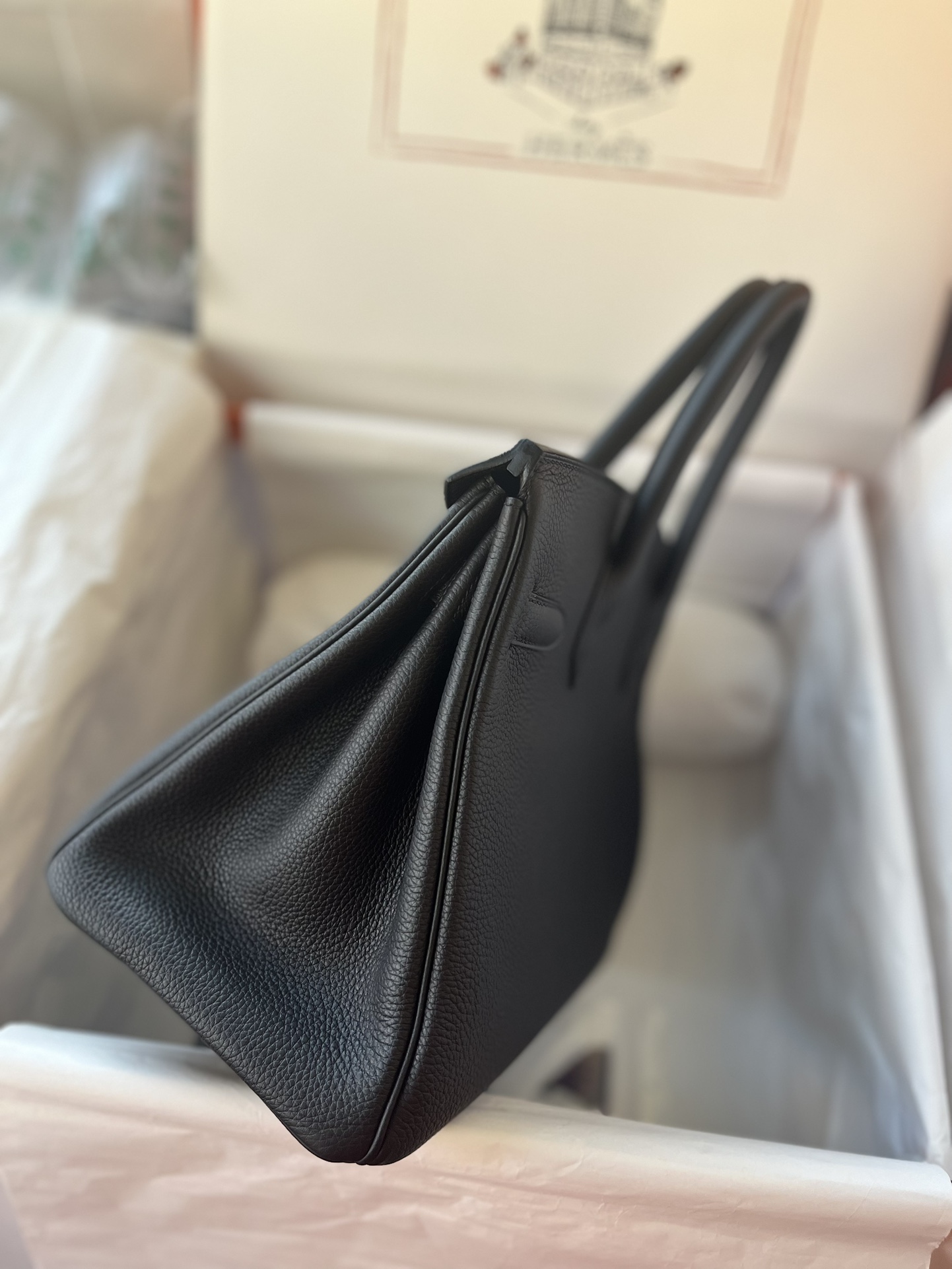 Birkin 30cm black with gold buckle Togo leather Top calfskin Real shooting Quality visible to the naked eye