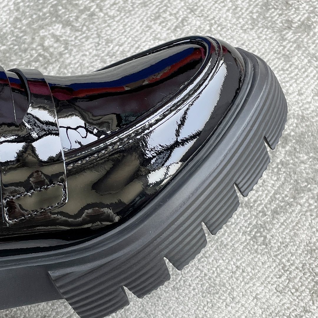 Stuar*t weitzma*n ultralight loafers