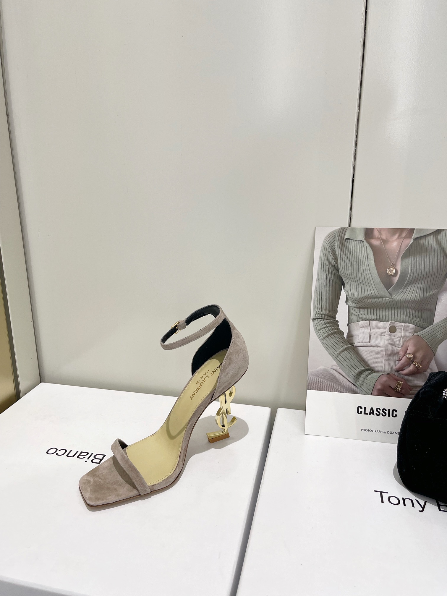 𝙎𝙖𝙞𝙣𝙩 𝙇𝙖𝙪𝙧𝙚𝙣𝙩 | 𝟐𝟎𝟐𝟐/𝐒𝐒 𝐧𝐞𝐰 YSL｜Saint Laurent silk diamond buckle high heels Imported silk