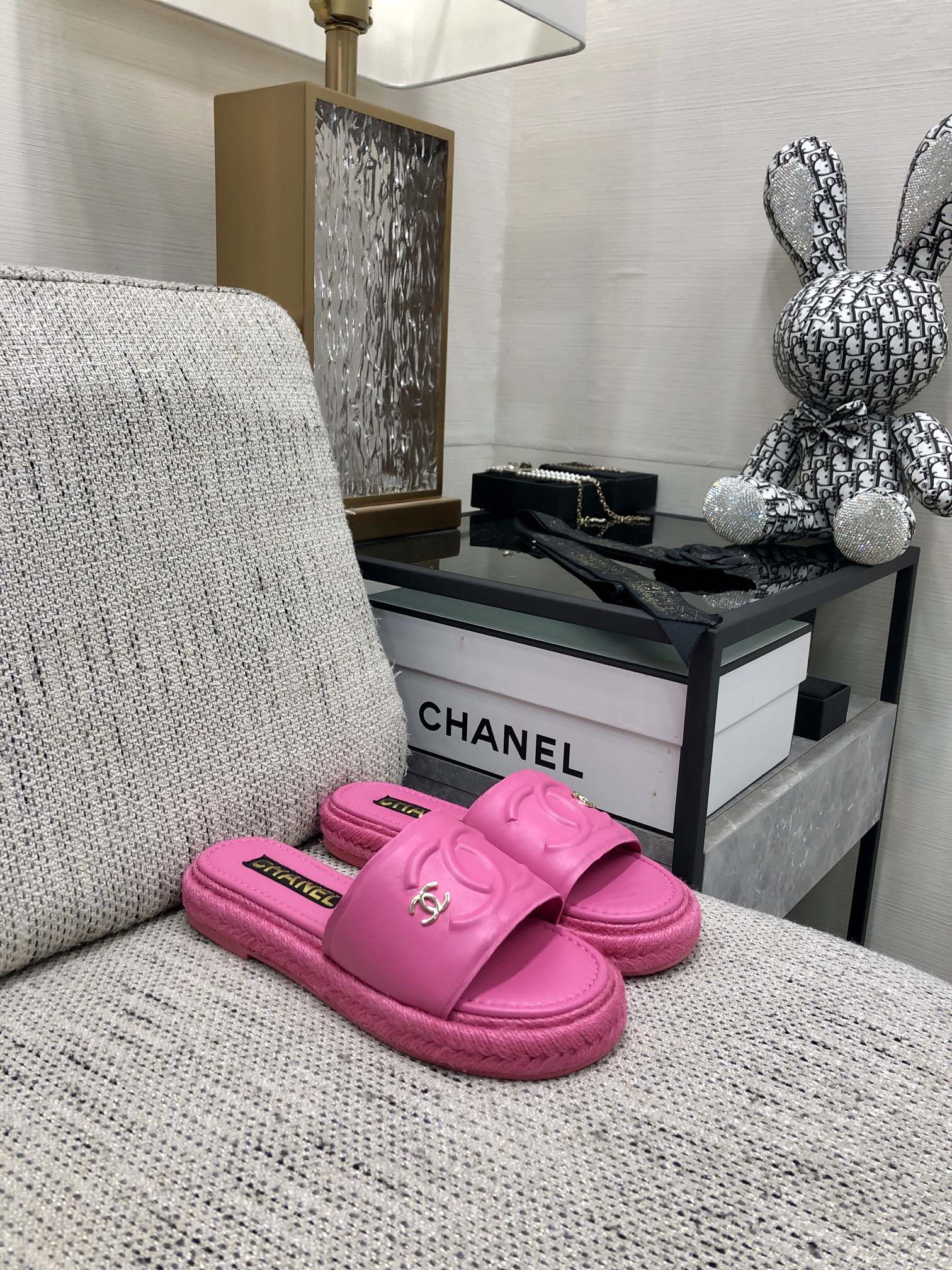 CHANEL 2023 spring and summer latest electric embroidery honey slippers Imported leather outsole