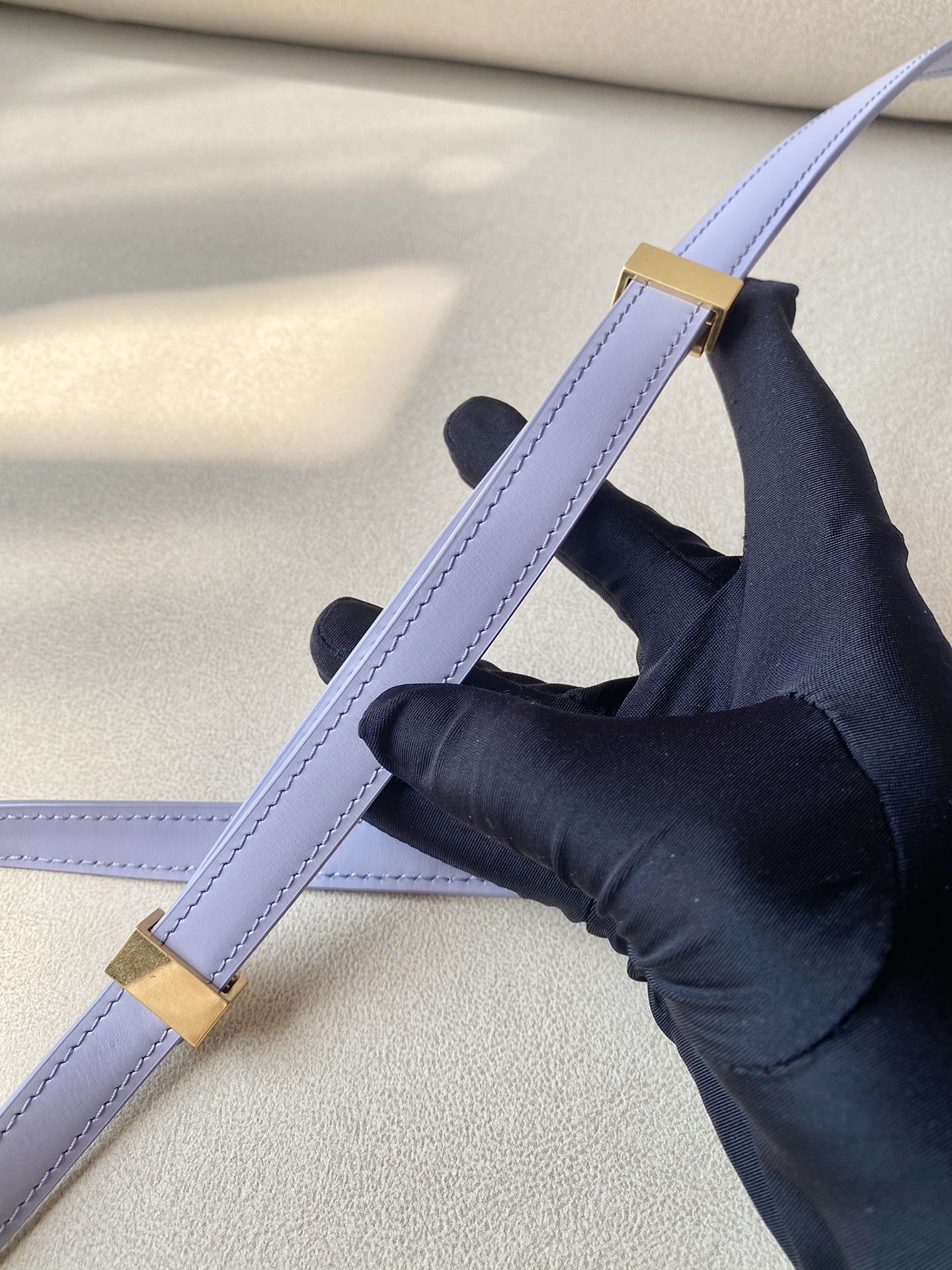 𝐂𝐞𝐥𝐢𝐧𝐞 Box Teen bag in polished calfskin