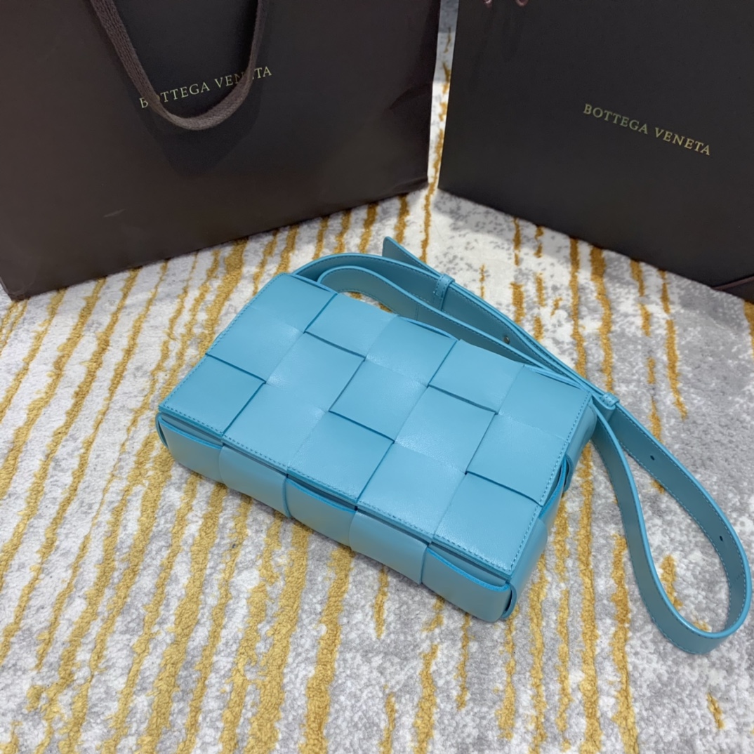 Bottega Veneta  𝘾𝘼𝙎𝙎𝙀𝙏𝙏𝙀 #578004