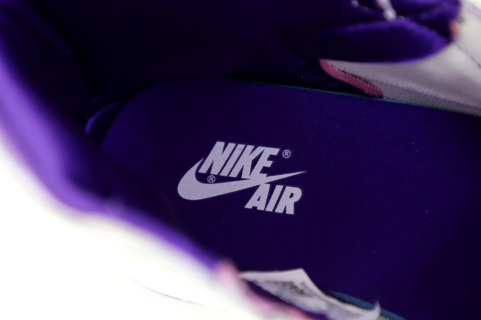 Air Jordan 1 High OG Court Purple