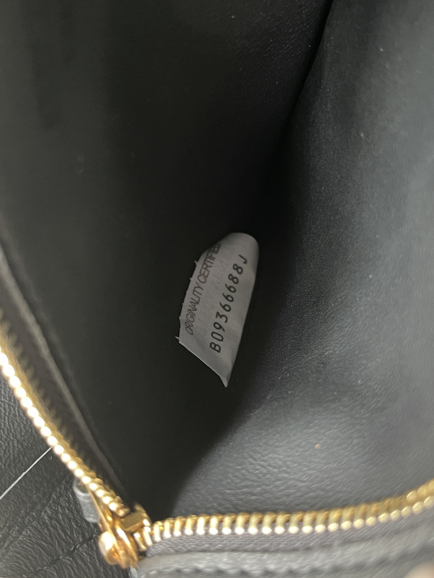 Bottega Veneta Cassette 5-panel lychee print black #666870