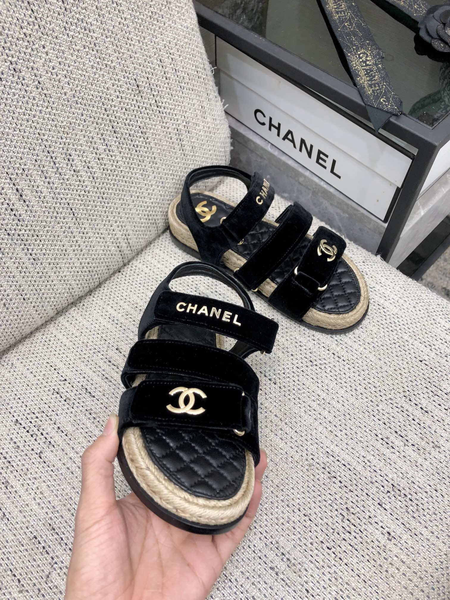 CHANEL 2023 spring and summer latest woven velcro sandals Japan imported woven materials