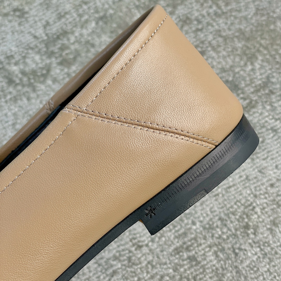 Gucci Super classic leather style mixed sheepskin leather leather sole horsebit buckle single shoes skin tone