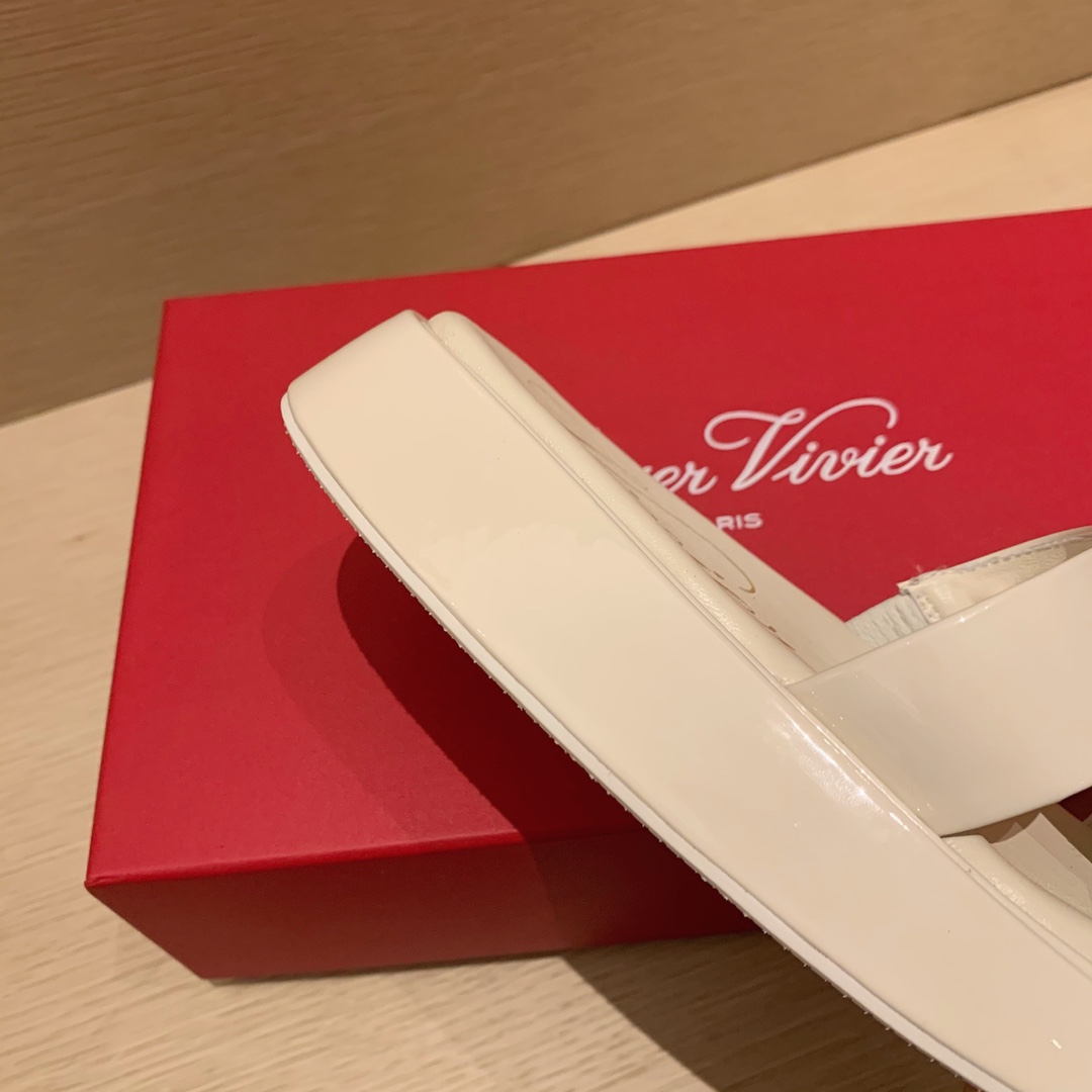 Roger Vivier | 𝟐𝟎𝟐𝟏/𝐒𝐒 𝐧𝐞𝐰 RV Top Edition Diamond Buckle Slippers Swarovski Crystal Diamonds