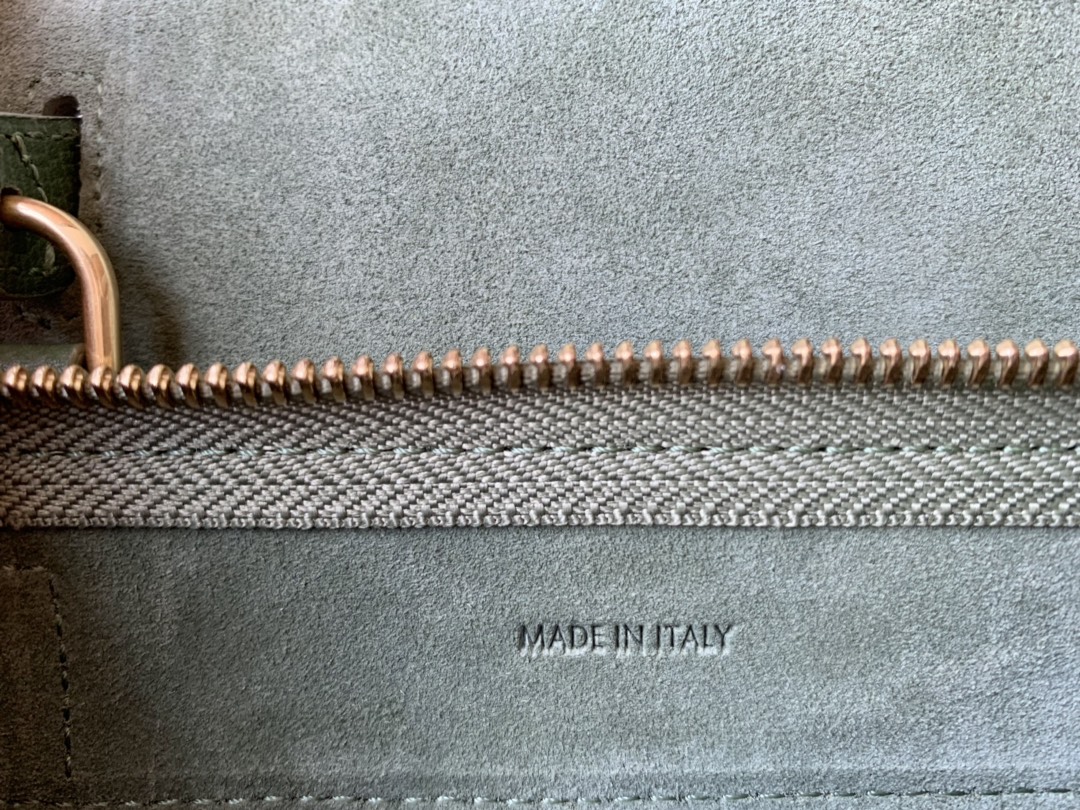 𝐂𝐞𝐥𝐢𝐧𝐞 Belt Bag Catfish Bag Small Grained Calfskin