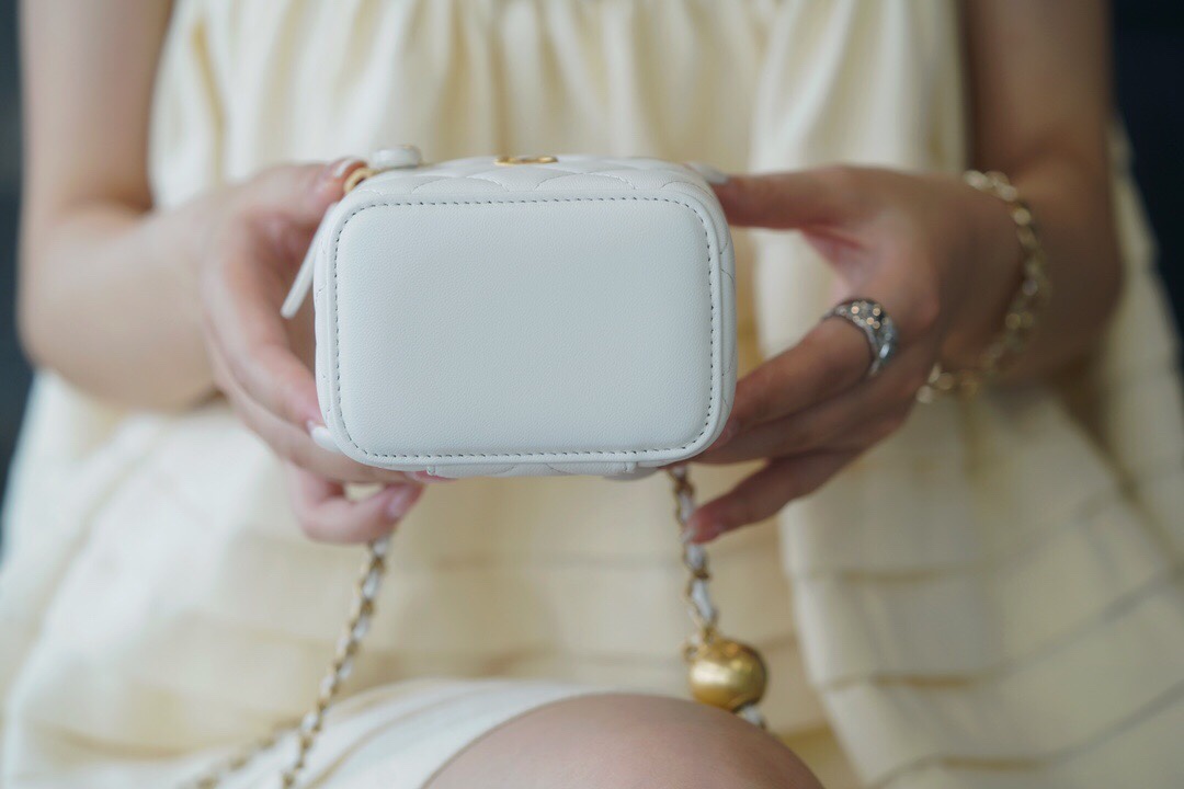 𝗖𝗛𝗔𝗡𝗘𝗟✦Metal ball series 𝒎𝒊𝒏𝒊𝒊 Box bag