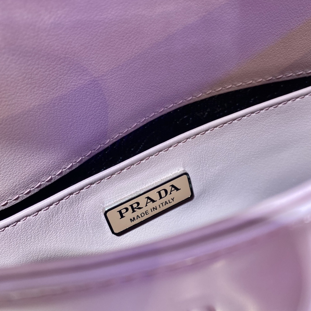 𝐏𝐑𝐀𝐃𝐀 Large flap w/ double shoulder strap 1BD303